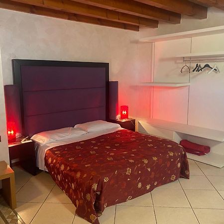 Albergo Le Piante Manerba del Garda Ngoại thất bức ảnh