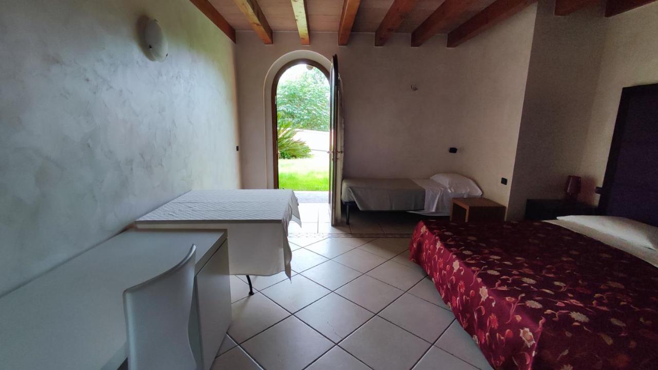 Albergo Le Piante Manerba del Garda Ngoại thất bức ảnh