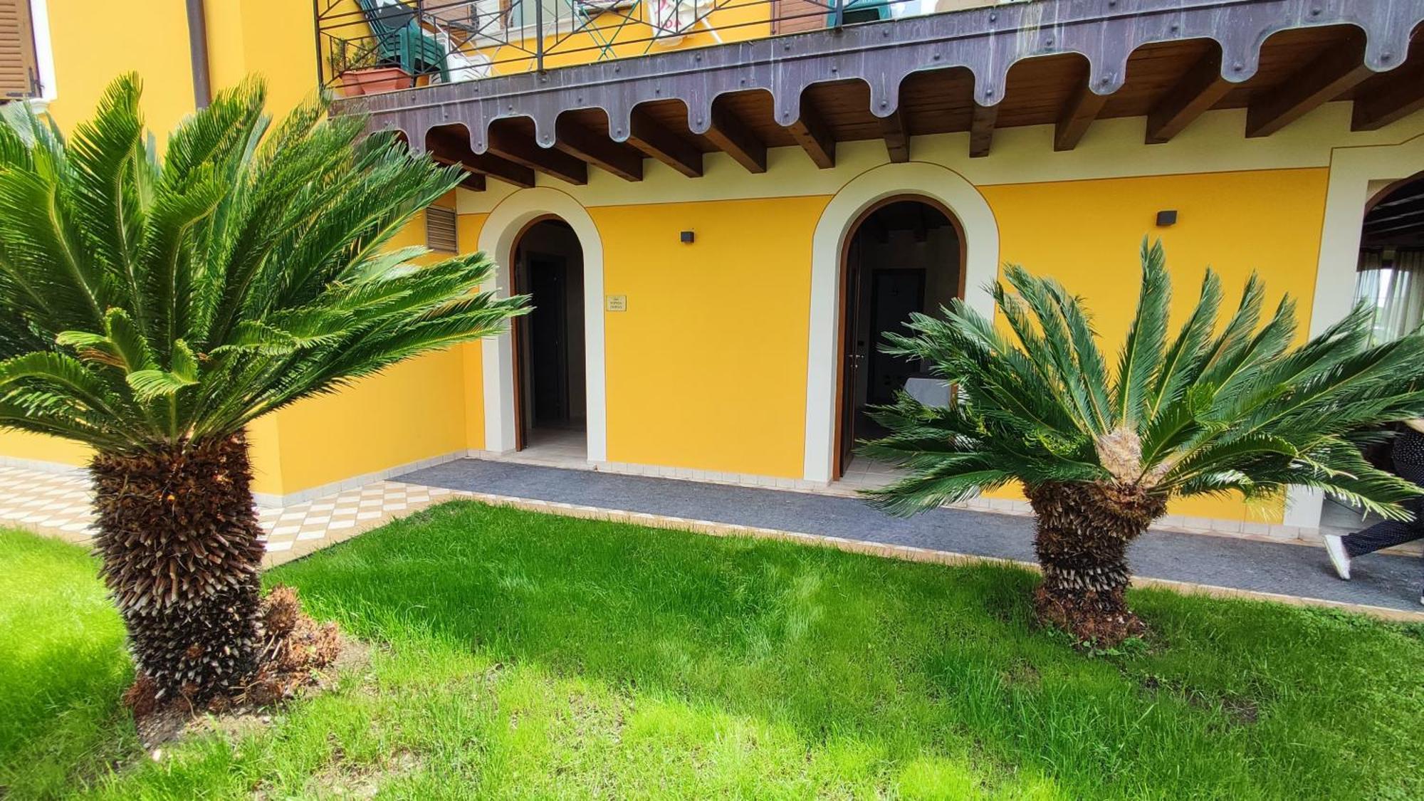 Albergo Le Piante Manerba del Garda Ngoại thất bức ảnh