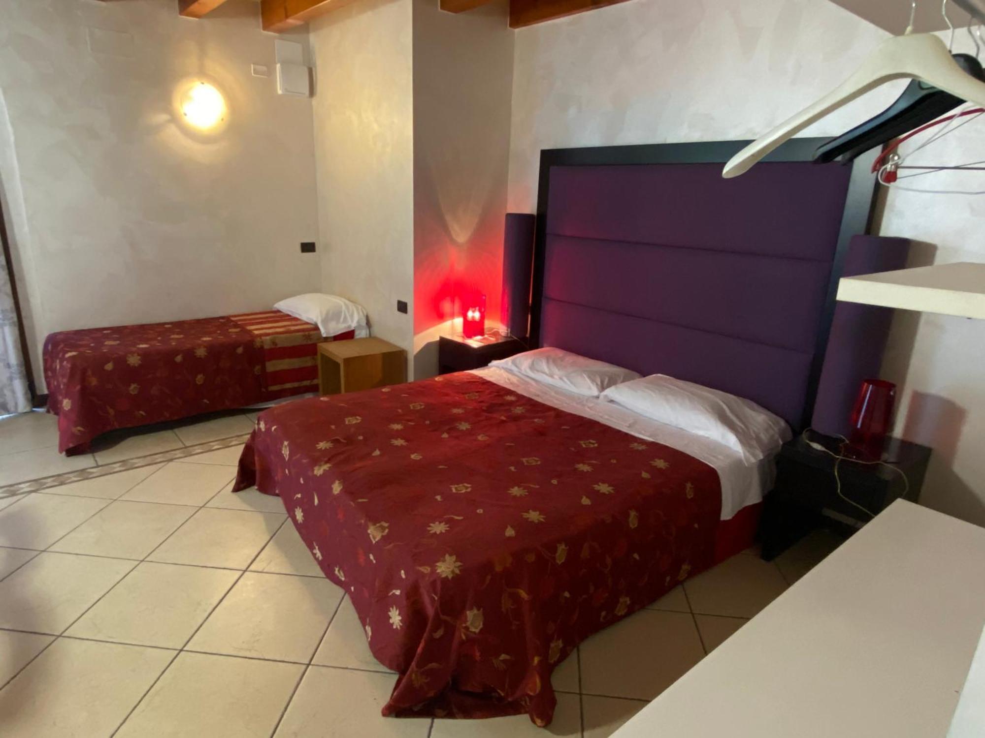 Albergo Le Piante Manerba del Garda Ngoại thất bức ảnh