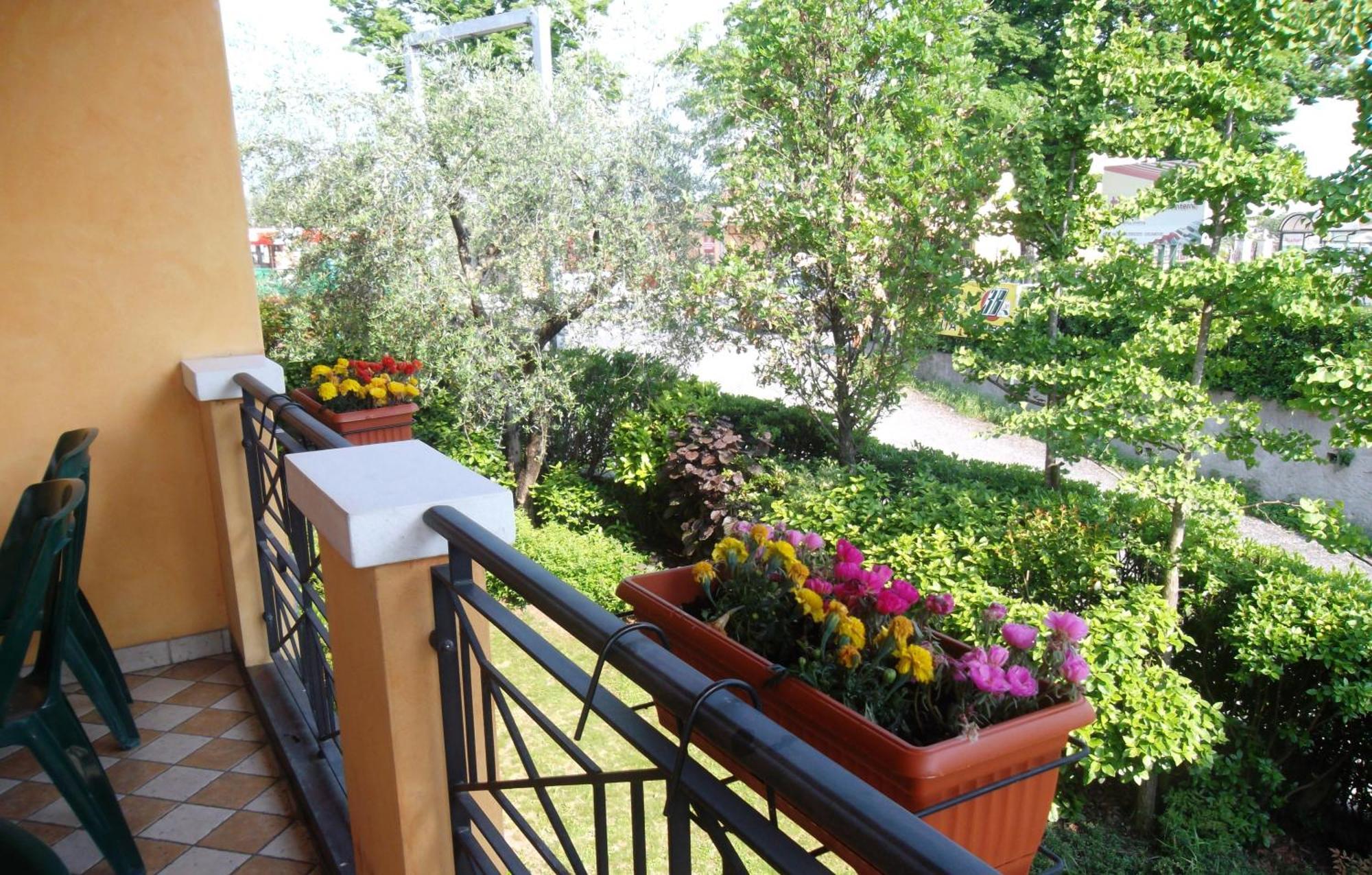 Albergo Le Piante Manerba del Garda Ngoại thất bức ảnh