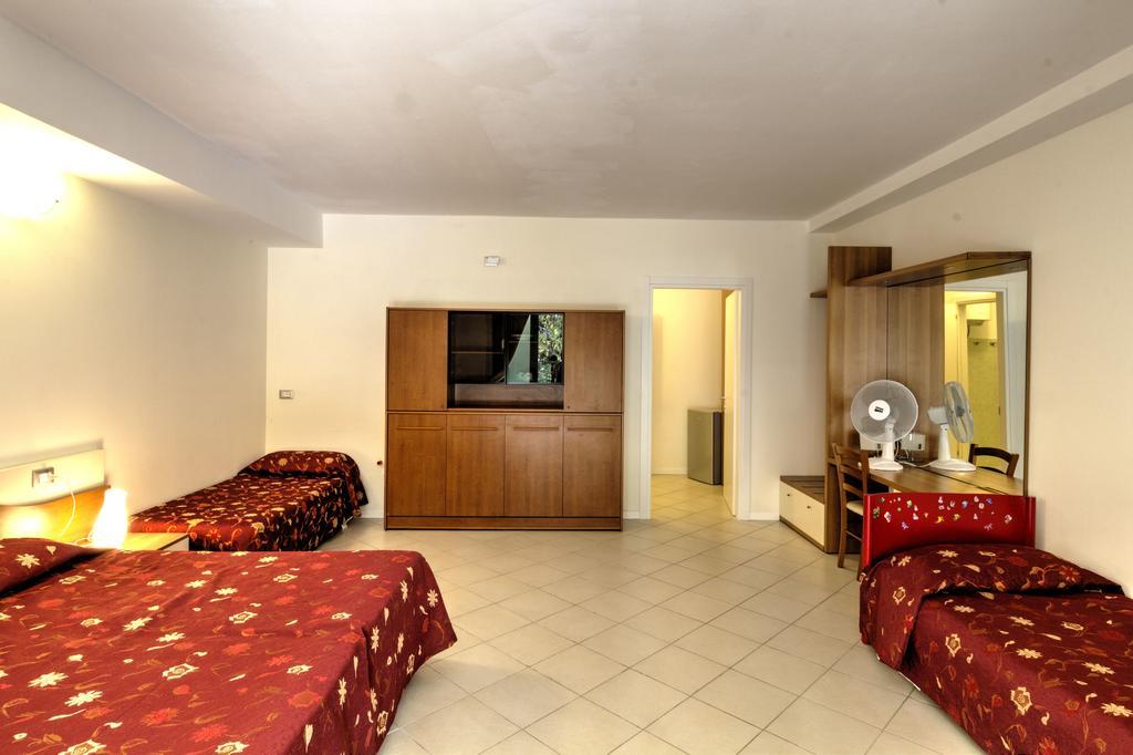 Albergo Le Piante Manerba del Garda Ngoại thất bức ảnh