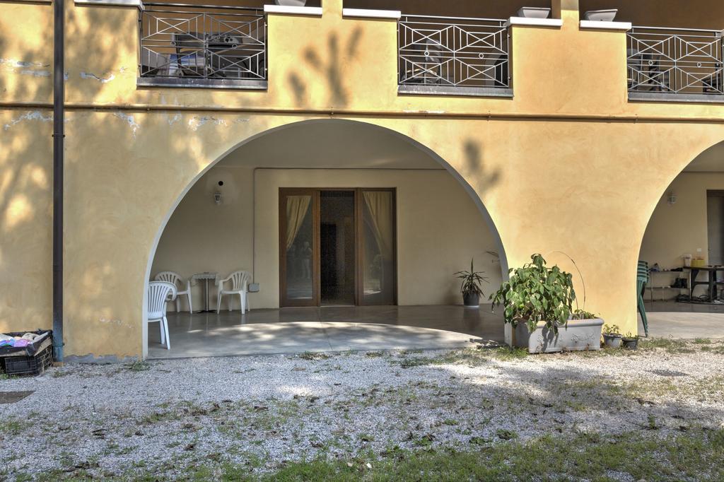 Albergo Le Piante Manerba del Garda Ngoại thất bức ảnh