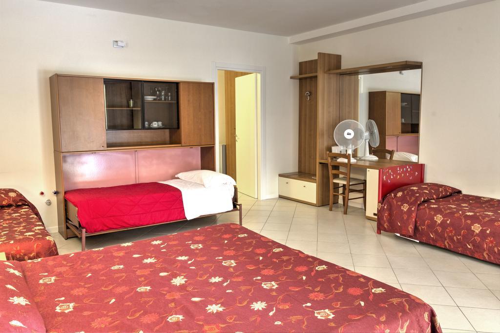 Albergo Le Piante Manerba del Garda Ngoại thất bức ảnh